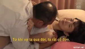 Bú cái lồn hồng hào của em trong phòng khách