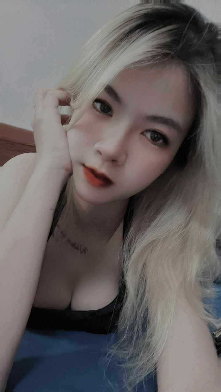 Asian slut gets all the cocks